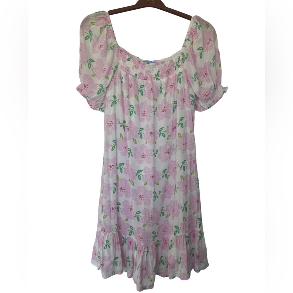 Draper James Large Floral Dress. Measurements in the pictures. Loops for a belt.